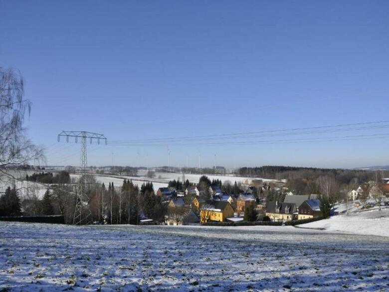 Cozy Apartment In Oelsnitz With Ore Mountains View