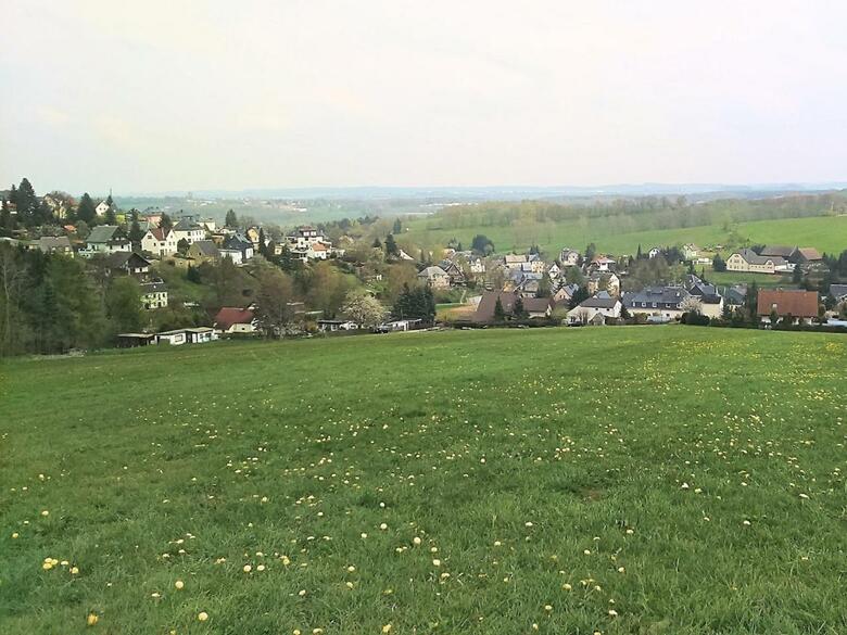 Cozy Apartment In Oelsnitz With Ore Mountains View
