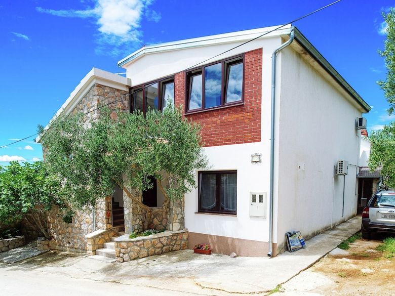 Apartment In Starigrad With Terrace, Garden, Bbq, Parking
