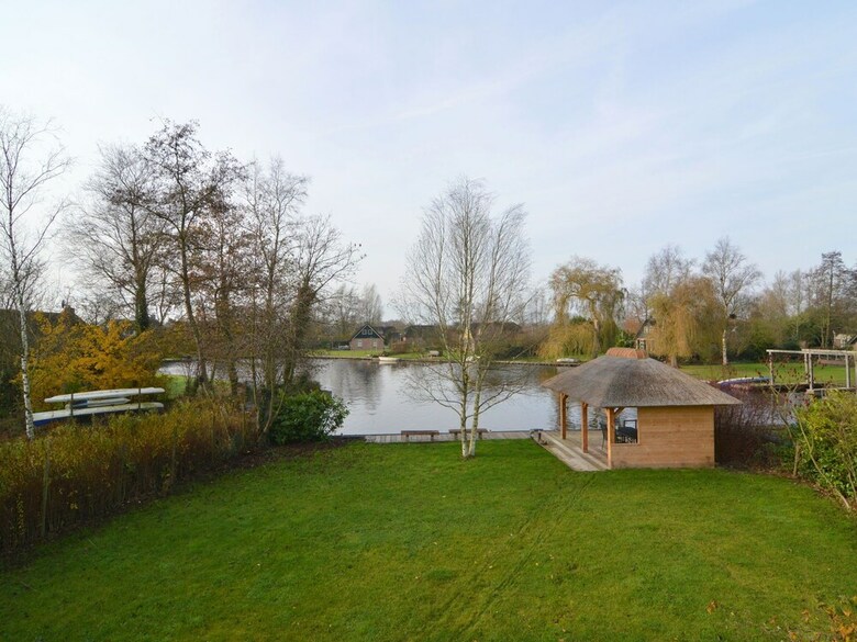 Peaceful Holiday Home In Ossenzijl With Garden