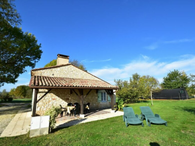 Spacious Holiday Home In Saint-nexans With Terrace