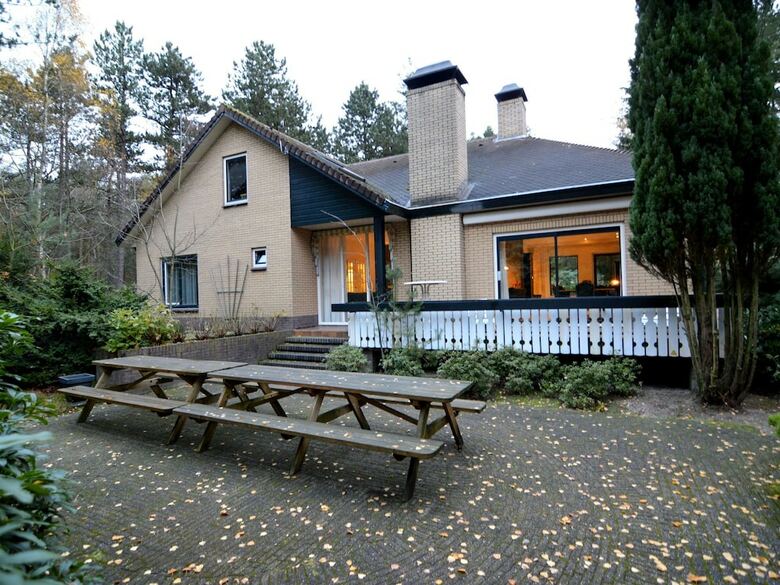 Quaint Villa In Doornspijk With Swimming Pool