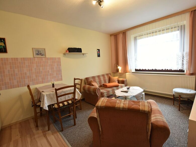 Beautiful Apartment In Proseken With Garden