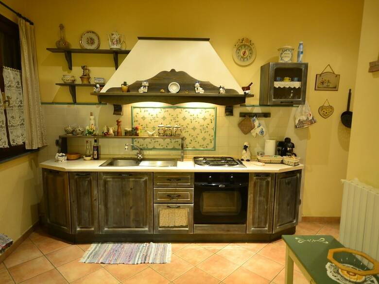 Cozy Holiday Home With Jacuzzi In Montopoli