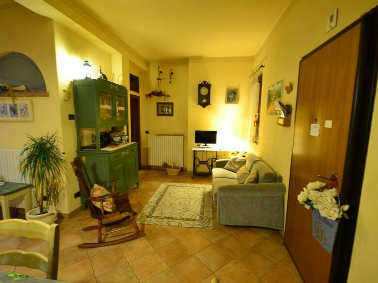 Cozy Holiday Home With Jacuzzi In Montopoli