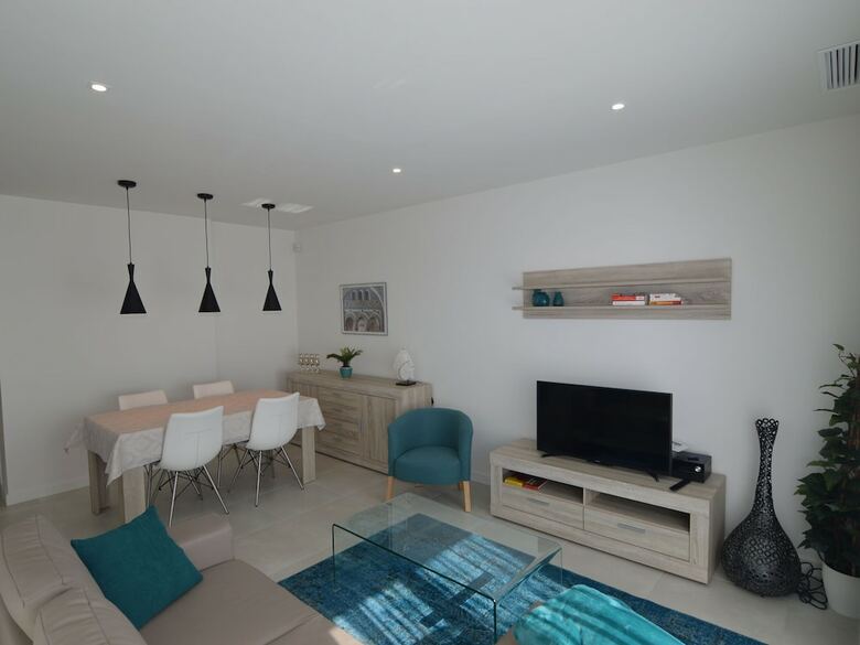 Modern Apartment With Swimming Pool In Orihuela