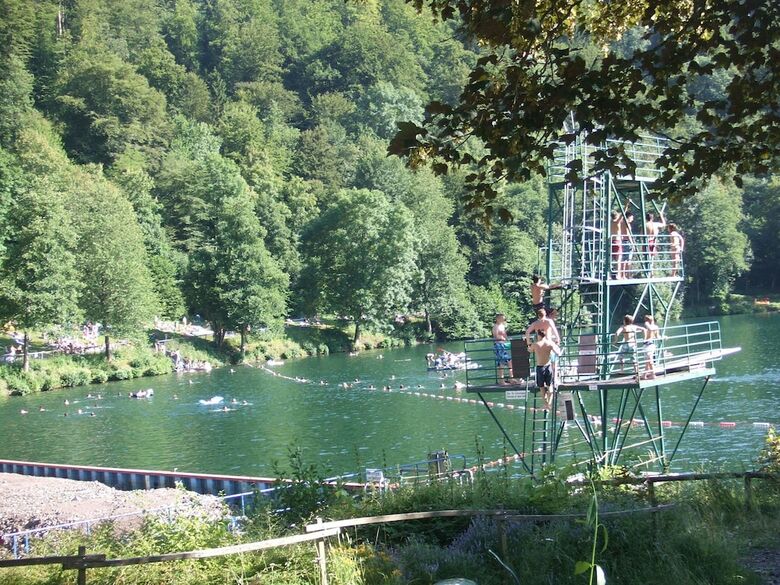 Charming Apartment In Daun Near Lake
