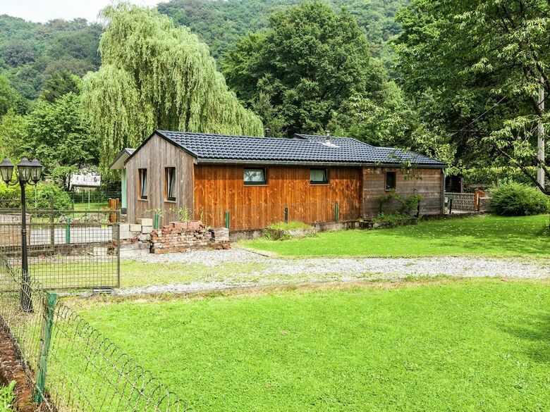 Cosy Chalet In Bomal-sur-ourthe With Terrace