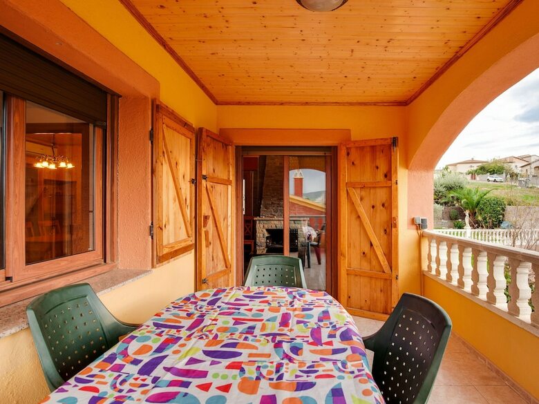 Luxurious Holiday Home In Vendrell With Swimming Pool