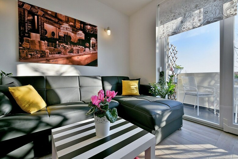 Apartment 1811