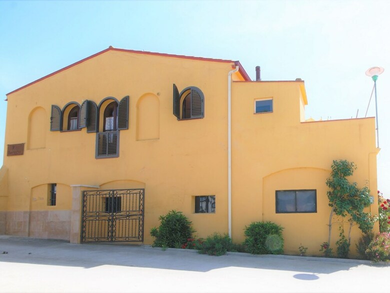 Luxurious Cottage In Vila-sacra With Terrace