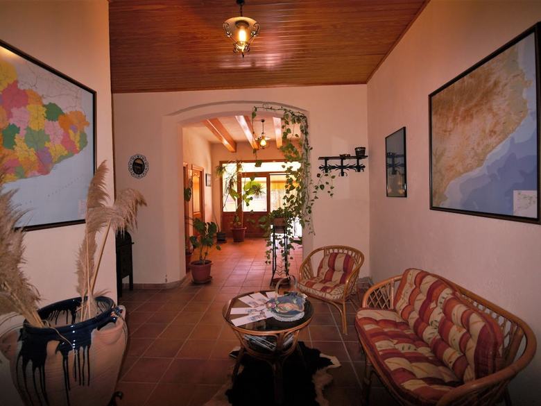 Luxurious Cottage In Vila-sacra With Terrace