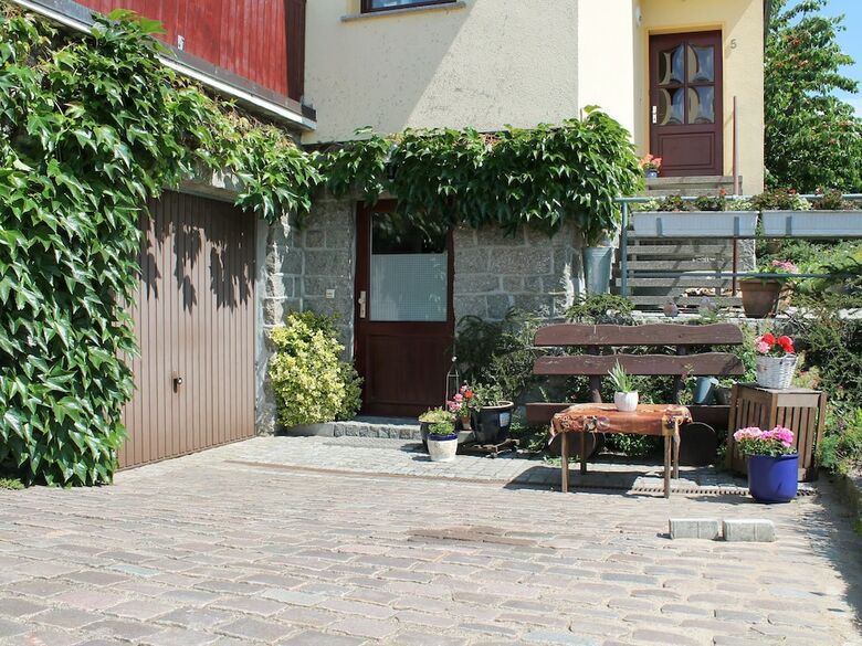 Cozy Apartment With Garden In Kr�pelin