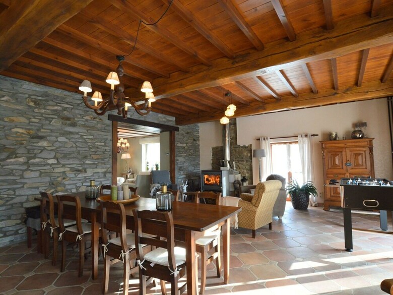 Luring Holiday Home In Lierneux With Garden