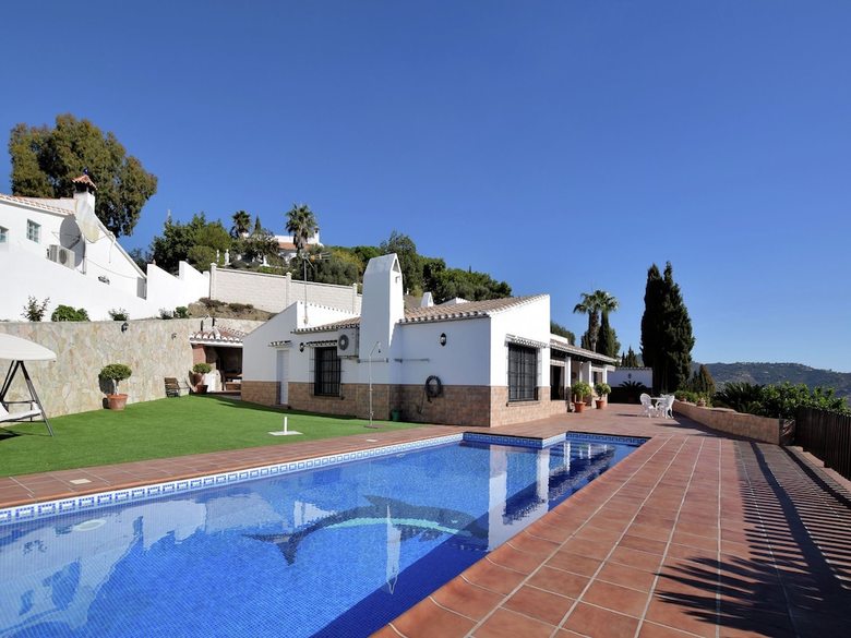 Tasteful And Modern Villa With Private Swimming Pool