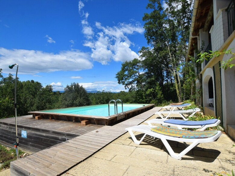Charming Holiday Home Near River In Vallon-pont-d'arc