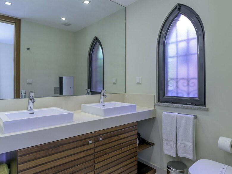 Spacious Villa In Alcantarilha With Private Swimming Pool