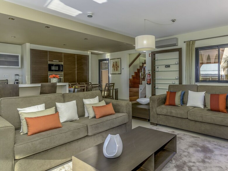 Spacious Villa In Alcantarilha With Private Swimming Pool