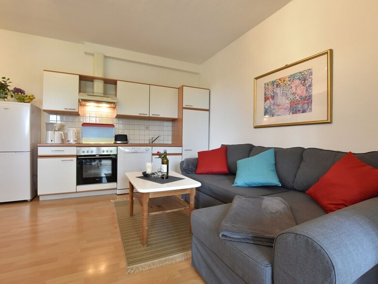 Charming Apartment In Stove With Garden