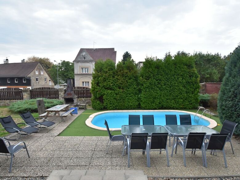 Spacious Holiday Home In Arnultovice With Swimming Pool