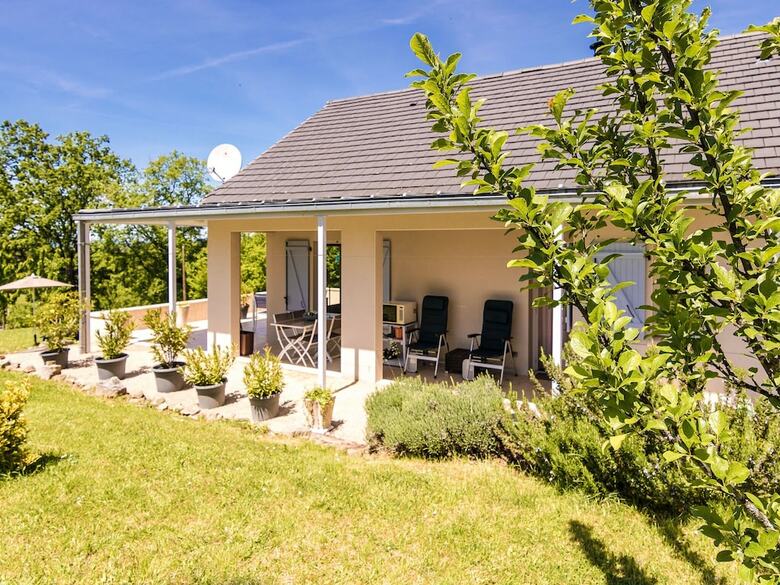 Comfortable Villa In Sioniac Limousin With Terraces