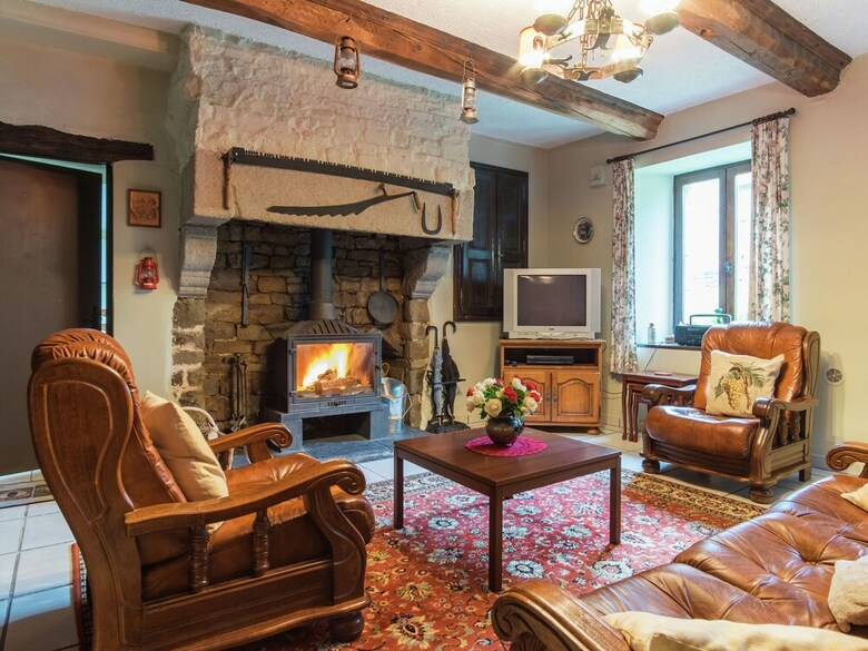 Lovely Holiday Home Amidst Meadows In Sourdeval-les-bois