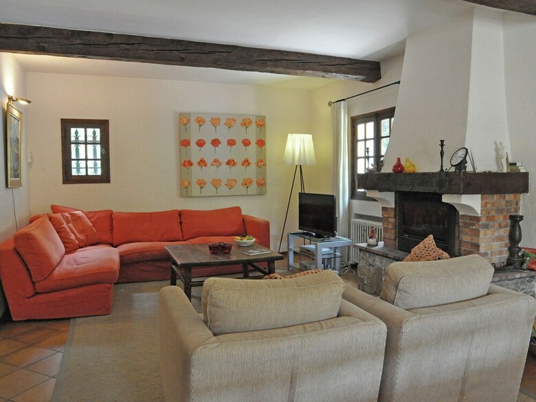 Villa With Guest Accommodation And Heated Pool In Sainte Maxime
