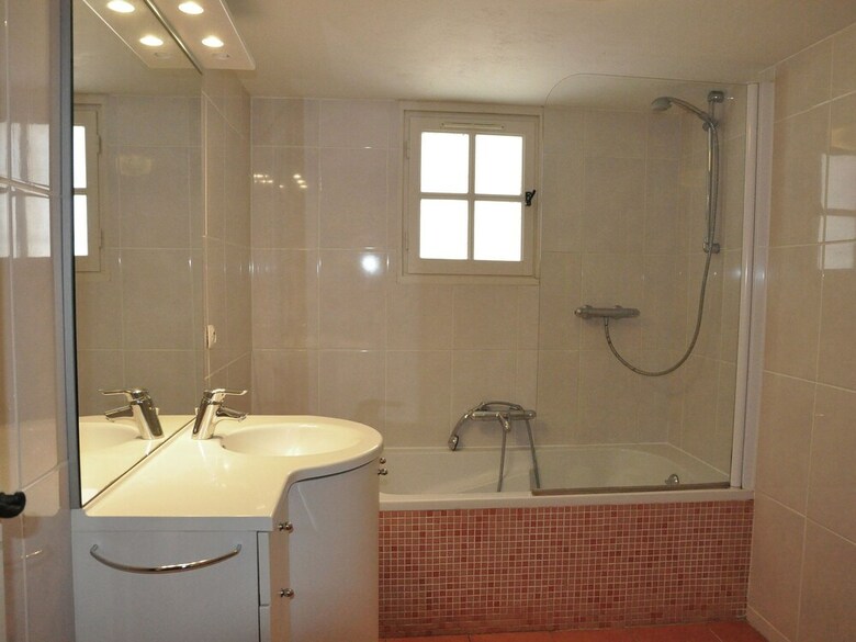Villa With Guest Accommodation And Heated Pool In Sainte Maxime