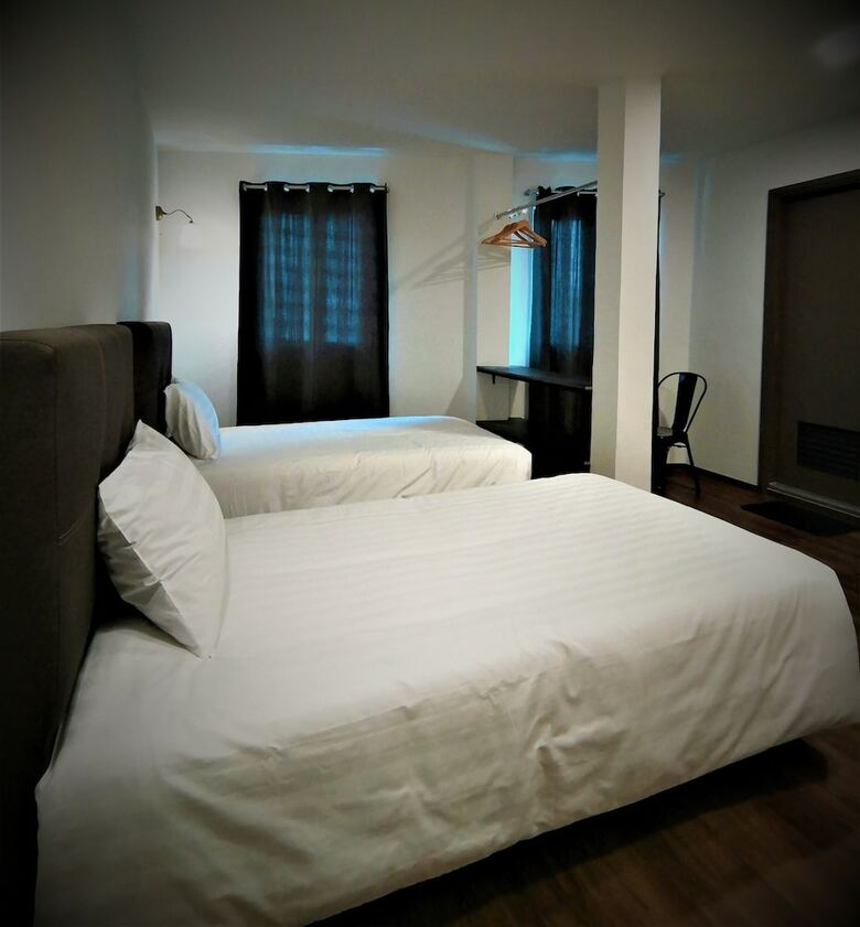 Hotel Longhouse