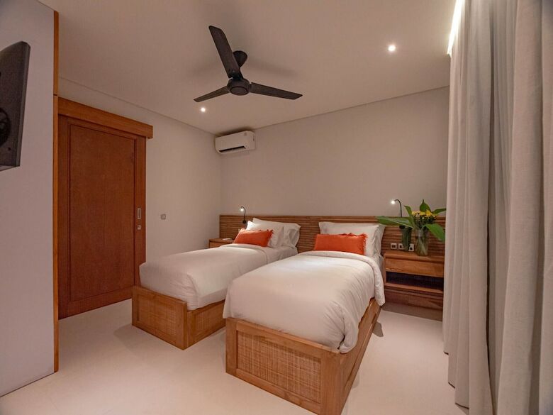 Hotel Arama Villas