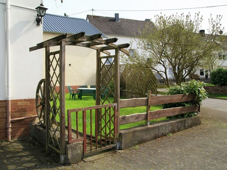 Spacious Holiday Home In Ulmen With Garden
