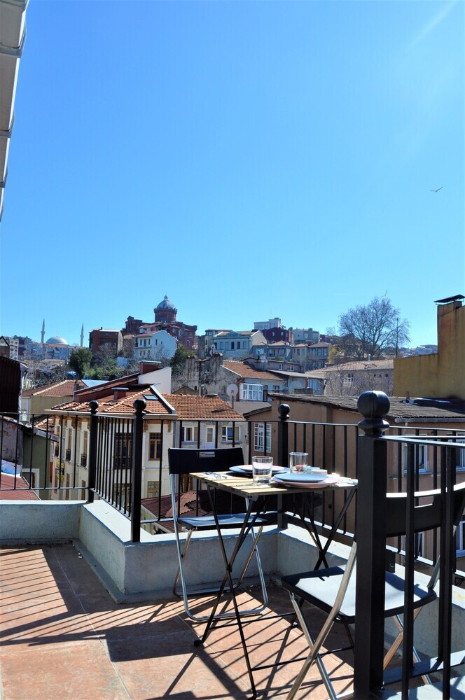 Rooftop Balat Rooms And Apartments Vodina