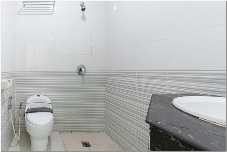 Hotel Reddoorz Plus @ Hertasning Area