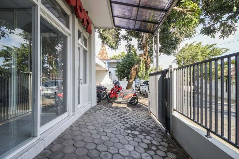 Hotel Reddoorz Near Condongcatur Bus Station