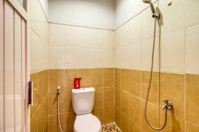 Hotel Reddoorz Near Condongcatur Bus Station