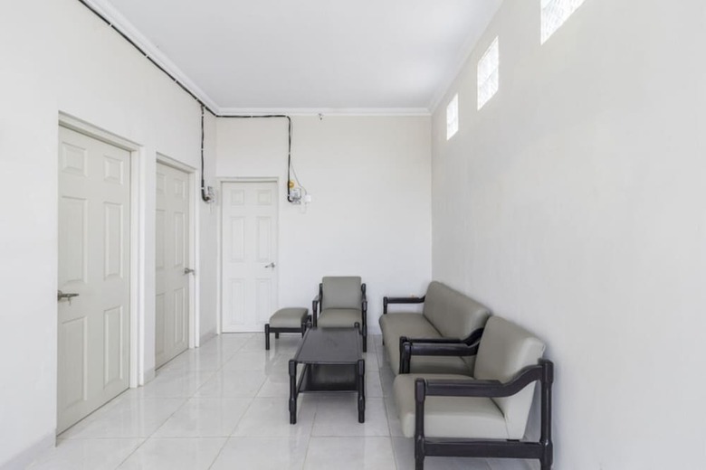Hotel Reddoorz Near Condongcatur Bus Station