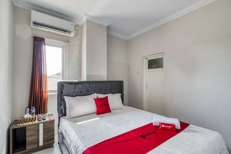Hotel Reddoorz Near Condongcatur Bus Station