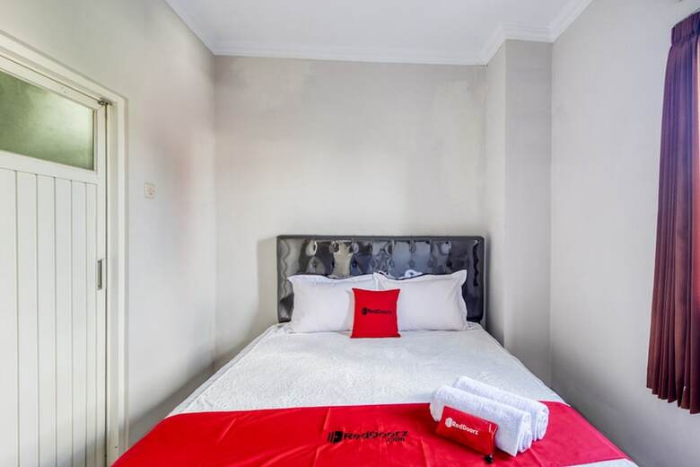 Hotel Reddoorz Near Condongcatur Bus Station