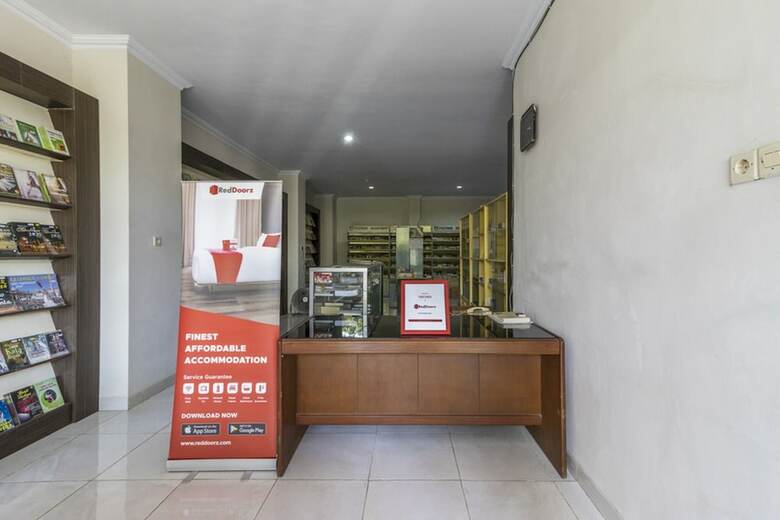 Hotel Reddoorz Near Condongcatur Bus Station
