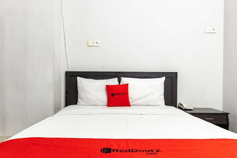 Reddoorz Plus @ Celebes Indah Hotel