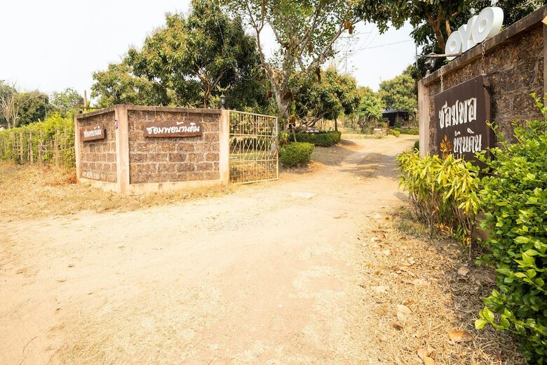 Hotel Oyo 766 Zompo Baan Din Resort