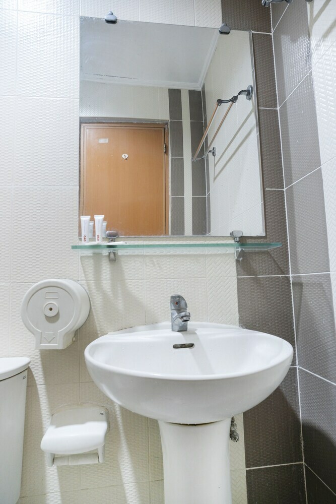 Hotel Oyo 557 Samantha's Apartelle