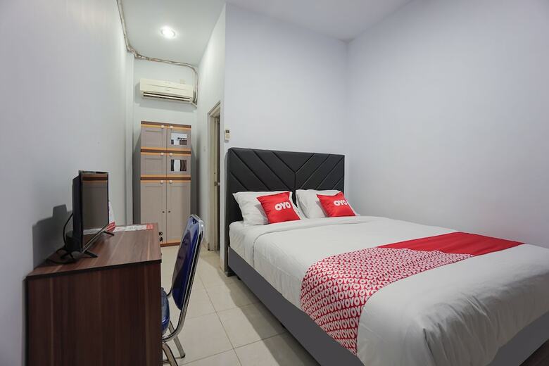 Hostal Oyo 2566 Putri Kesia Rooms