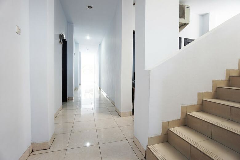 Hostal Oyo 2566 Putri Kesia Rooms