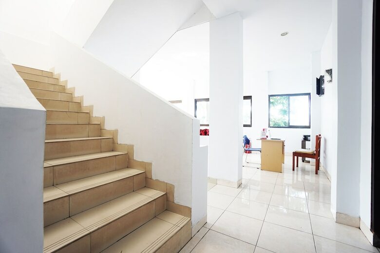 Hostal Oyo 2566 Putri Kesia Rooms