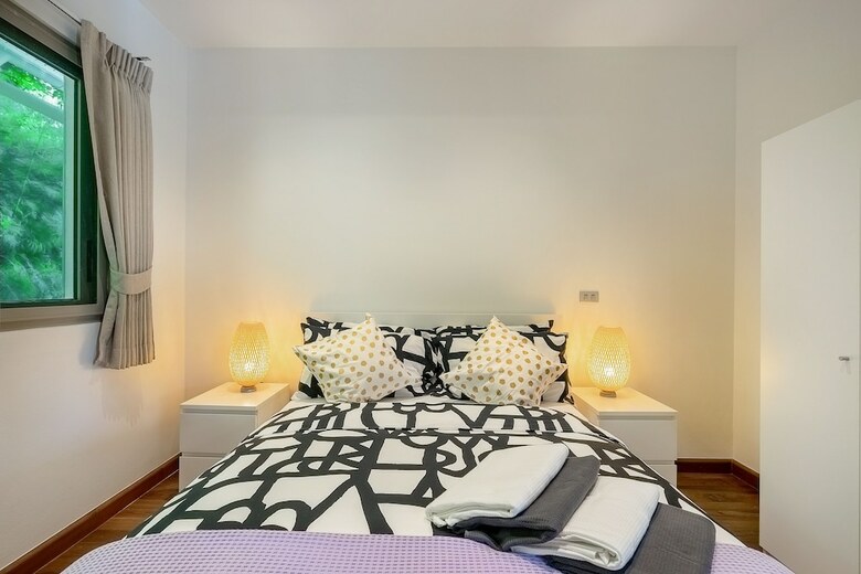 3 Bedroom Sea View Villa Mikia