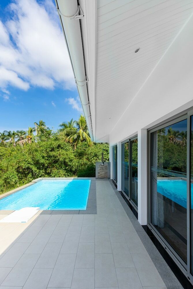3 Bedroom Sea View Villa Mikia
