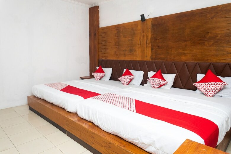 Hostal Oyo 681 Wisma Family Raya