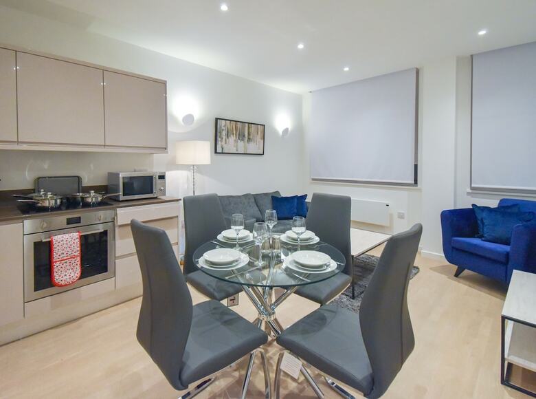 Silbury Mk City Apartment With Parking