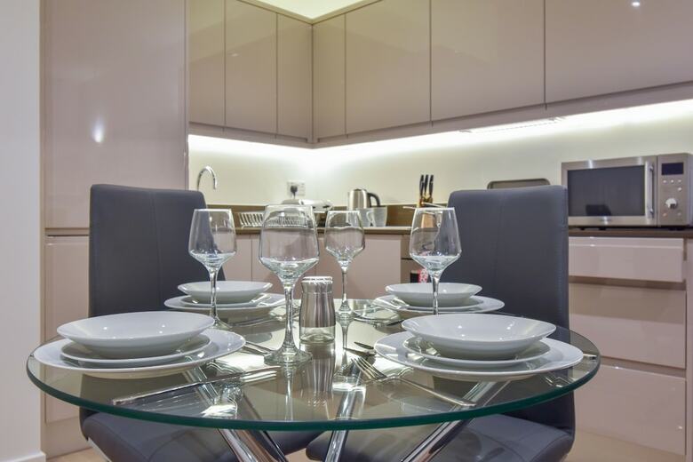 Silbury Mk City Apartment With Parking